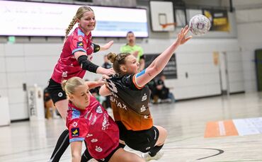 Kimberly Gisa (mit Ball, hier im jüngsten Spiel gegen Rostock) ist beim VfL eine zentrale Spielerin. Wegen Kniebeschwerden steht