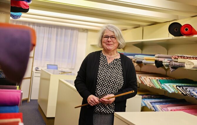 Felicitas Vollmer in ihrem Geschäft in der Gottlieb-Daimler-Straße.
