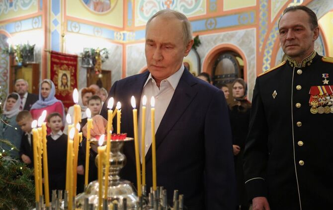 Putin beim orthodoxen Weihnachtsgottesdienst