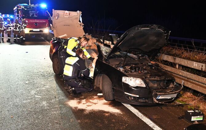 A43 nach schwerem Unfall gesperrt