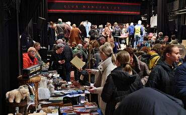Ein echter Publikumsmagnet: Nachtflohmarkt in der Manufaktur.