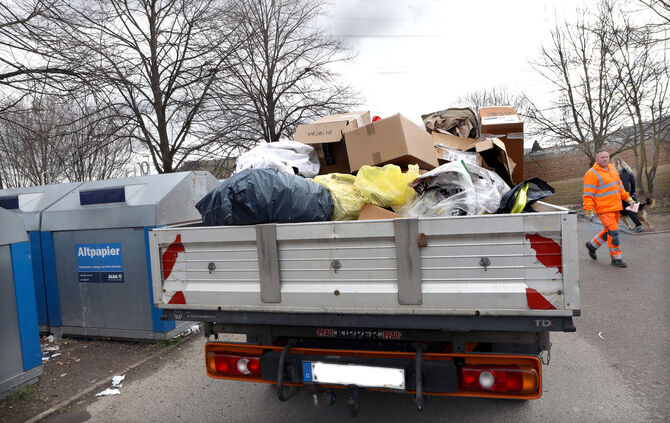 Illegal entsorgter Müll ist am Bildungszentrum Weinstadt immer wieder ein Thema, wie dieses Bild vom März 2021 zeigt. In diesem