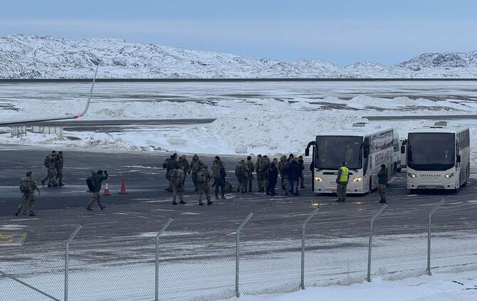 Deutsches Bundeswehr-Team kommt abends auf Grönland an
