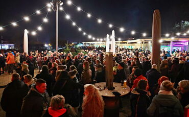 Großer Andrang bei der zweiten Auflage des Winterfestivals "Kultur am See im Schnee" im Ziegeleiseebad.
