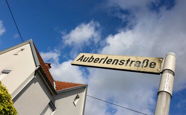 Wegen des Protests von Anwohnern wil Weinstadt, dass die Deutsche Telekom ihren geplanten Mobilfunkmast nicht in der Auberlenstr