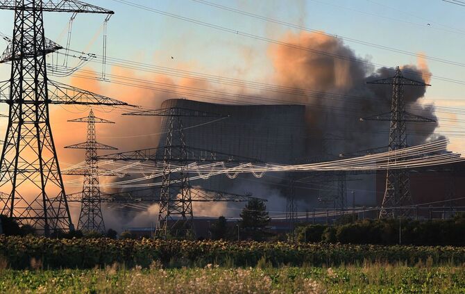 Sprengung der Kühltürme des Kernkraftwerkes Grafenrheinfeld