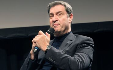 Markus Söder ein Hurensohn? So ein dämlicher Quatsch. Es gibt so viele stilvollere Schimpfwörter.