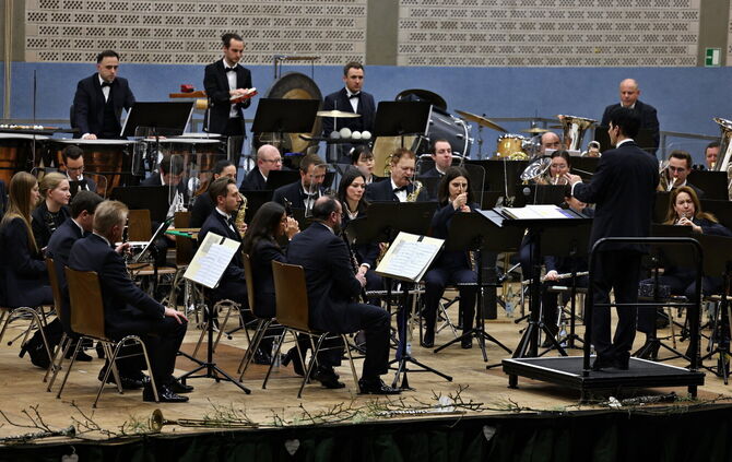 Das Landespolizeiorchester beim Auftritt in der Justinus-Kerner-Halle.