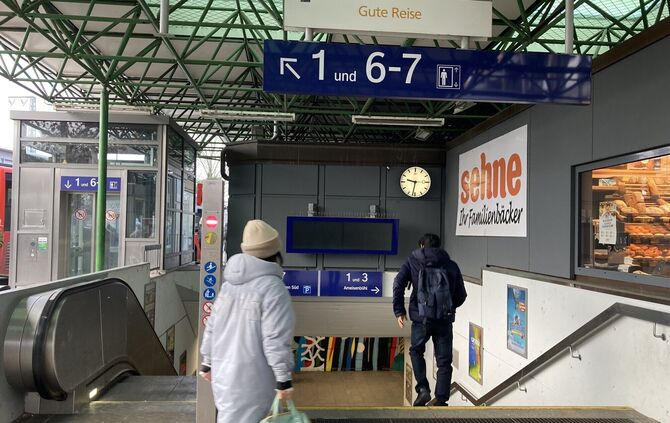 Die defekte Anzeigetafel am Bahnhof in Waiblingen (Stand: 20.01.2025).