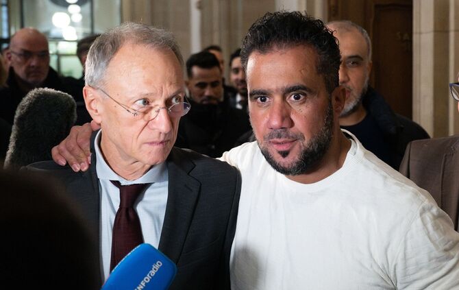 Arafat Abou-Chaker (r) mit dem Anwalt Hansgeorg Birkhoff