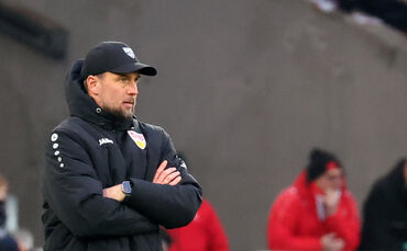 VfB-Trainer Sebastian Hoeneß will in Rom Zählbares mitnehmen.