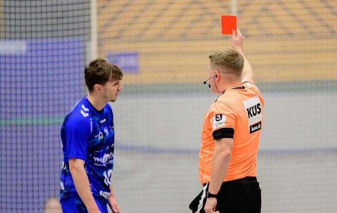 Maurice Widmaier sah gegen den TV Erlangen-Bruck die Rote Karte, was eine große Schwächung für den TVB Bittenfeld II bedeutete.