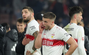 Das war's wohl mit dem direkten Achtelfinaleinzug für den VfB Stuttgart um Jeff Chabot, Ermedin Demirovic und Atakan Karazor (vo