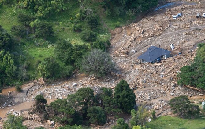 Unglück auf Campingplatz: Sechs Menschen wurden laut Polizeiangaben unter den Schlammmassen verschüttet.