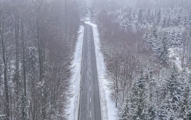 Im Osten erwartet der Wetterdienst Schneefall. (Archivbild)