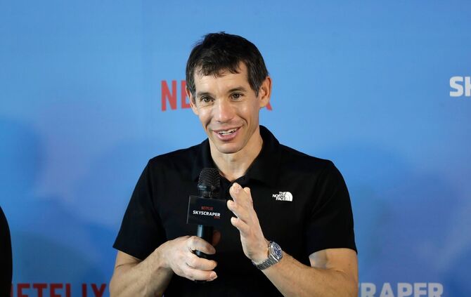 Freeclimber Honnold klettert auf Wolkenkratzer