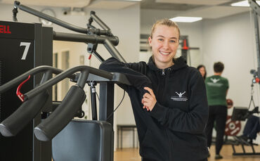 Wie wird man fitter? Physiotherapeutin Lena Schweickhardt weiß, wie es geht.