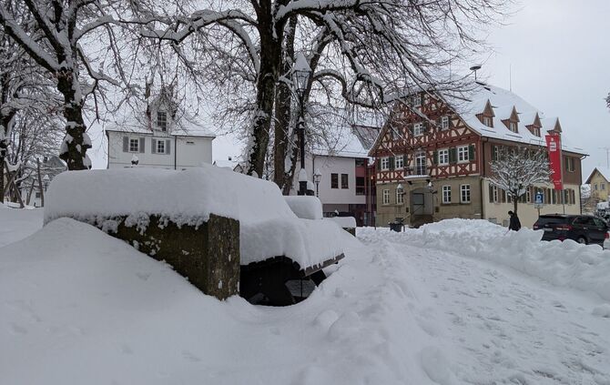 Der Kirchplatz in Welzheim am Montagmorgen (26.01.)