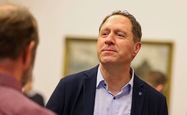 Wirkte am Wahlabend zufrieden mit seinem Wahlergebnis: Oberbürgermeister Hartmut Holzwarth.