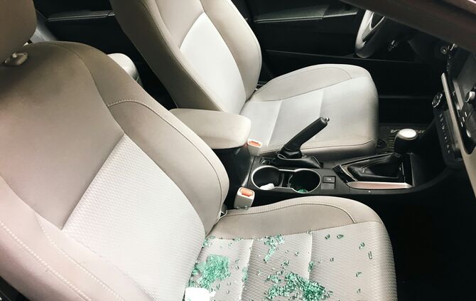 Kaputte Autoscheibe (Symbolfoto).