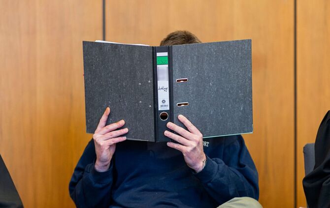 Erst Gift im Kaffee, dann 23 Schläge mit einem Eisenrohr: Nach dem Tod seiner Ex-Lebensgefährtin wird ein 41-Jähriger zu 13 Jahr