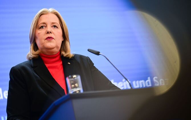 Übergabe Bericht der Kommission zur Sozialstaatsreform