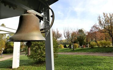 Auf dem Parkplatz vor dem Waldfriedhof ist bei einem Parkrempler 1750 Euro Sachschaden an einem Skoda entstanden (Symbolfoto).