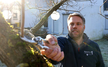 Gartenbauer Steffen Apprich hat Tipps, wie man seinen Garten an die Herausforderungen des Klimawandels anpassen kann.