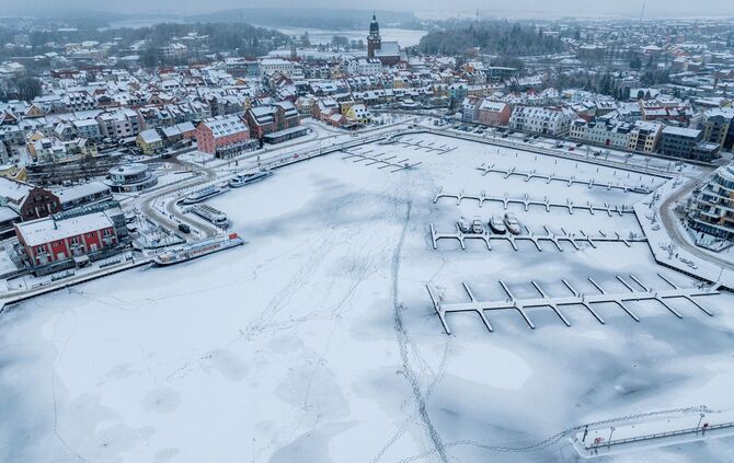 In Mecklenburg-Vorpommern führten die winterlichen Temperaturen zu einem seltenen Naturschauspiel.