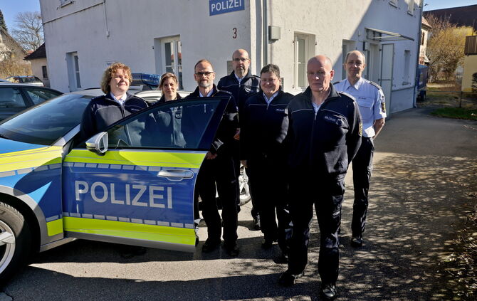 Immer auf dem Posten. Die Polizei ist in Welzheim gut erreichbar, nicht nur telefonisch. Auf dem Bild von links: Christine Gerla