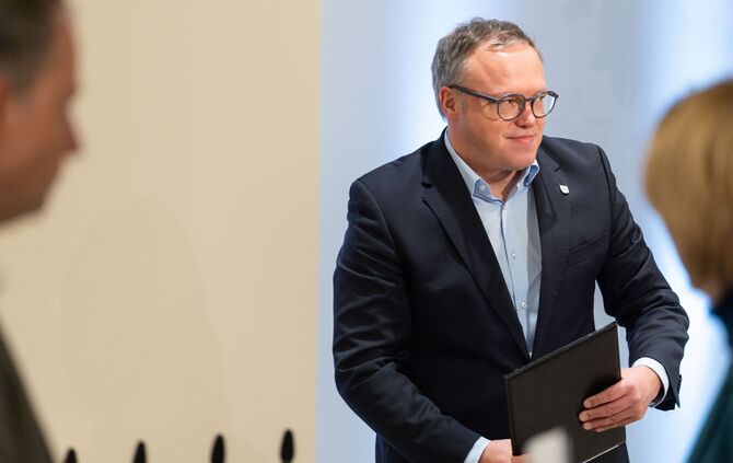 Thüringer Ministerpräsident Voigt soll Doktortitel verlieren