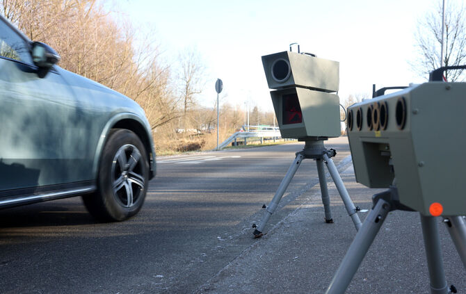 Schorndorf kontrolliert nicht nur mit Blitzern, sondern auch mit einem mobilen Messgerät. Im Einsatz stehen die beiden Teile der
