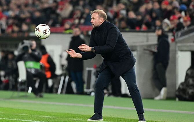 Für Sebastian Hoeneß und den VfB Stuttgart geht es in der Zwischenrunde weiter.