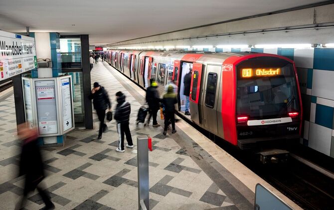 Mordkommission ermittelt zu Toten in Hamburger U-Bahnstation