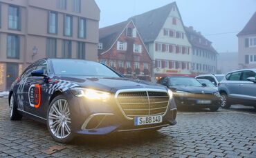 Die neue S-Klasse ist am Freitagmorgen, 30. Januar, auf dem Schorndorfer Marktplatz angekommen.