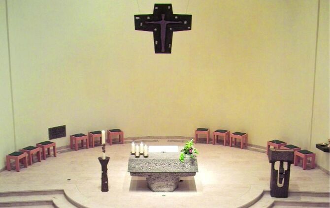 Der Altar in Welzheims Kirche "Christus König".