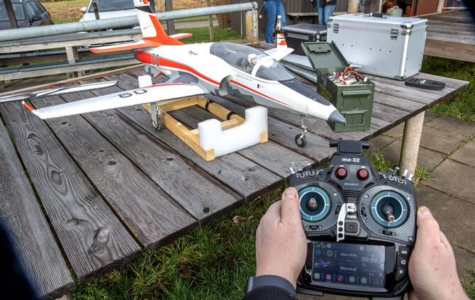 Wer will Modellfliegen lernen? In Leutenbach ist das möglich.