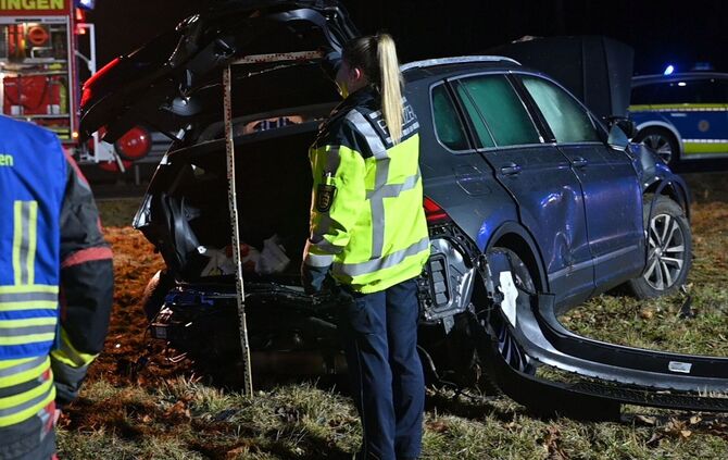 Sieben Verletzte bei Unfall auf Bundesstraße