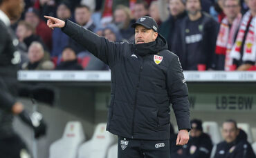 VfB-Trainer Sebastian Hoeneß gab gegen den SC Freiburg an der Seitenlinie die Richtung vor.