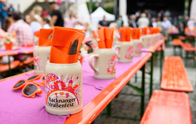 Der Backnanger Straßenfest-Bierkrug, seit über fünf Jahrzehnten ein beliebtes Sammlerstück.