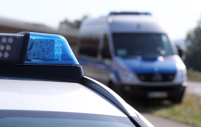 Ein 23-Jähriger ist betrunken von der Fahrbahn abgekommen (Symbolfoto).