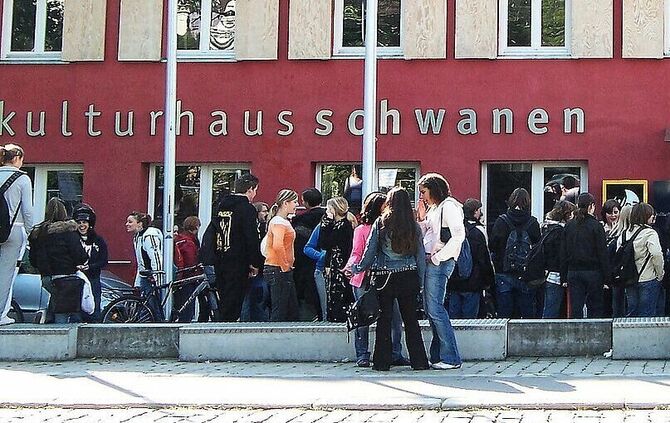 Die Aktionswoche „WIR sind BUNT" für Jugend und Demokratie findet unter dem Motto "Demokratie als tägliche Übung" statt.