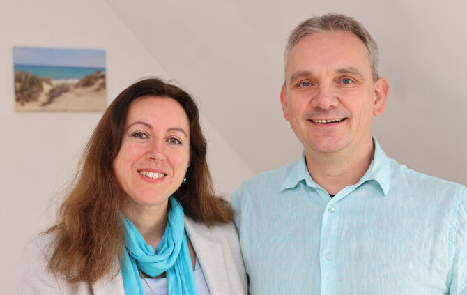 Annedore Morgen-Salmen und ihr Mann Alfred Salmen haben in Plüderhausen jetzt eine Heilerpraxis eröffnet.