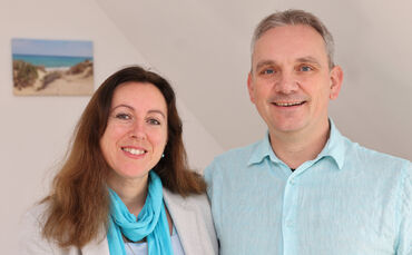 Annedore Morgen-Salmen und ihr Mann Alfred Salmen haben in Plüderhausen jetzt eine Heilerpraxis eröffnet.