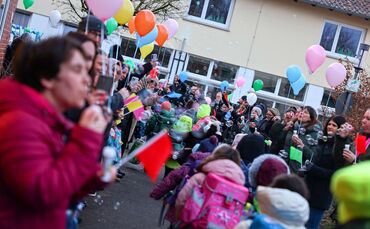 Die Eltern standen Spalier bei der Rückkehr nach Schlechtbach.