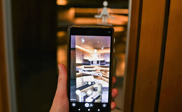 Wie gehen die Mitarbeiter des Wunnebades mit Gästen um, die das Handy zücken?