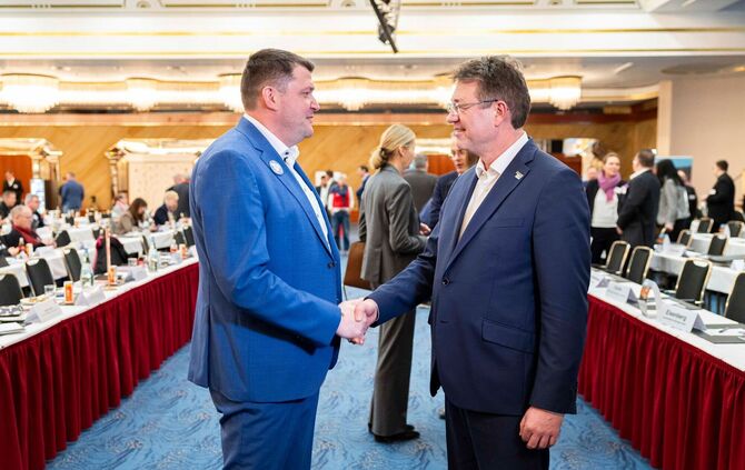 Erste Tarifrunde der Chemie- und Pharmaindustrie