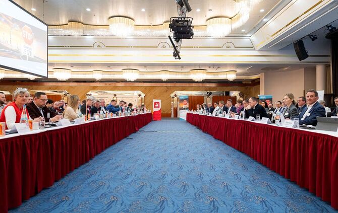 Erste Tarifrunde der Chemie- und Pharmaindustrie