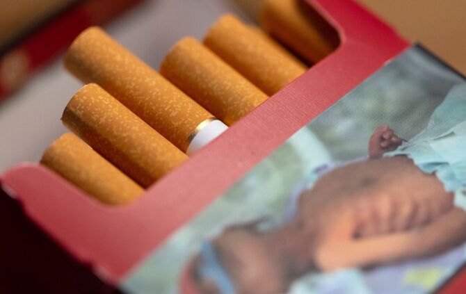 Eine geöffnete Zigarettenpackung (Illustration)