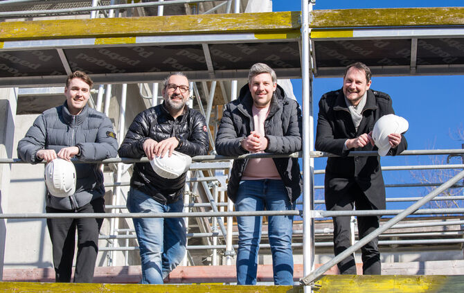 Von links: Lukas Repp (Remax Weinstadt), Daniel Fischer (FIWO-Geschäftsführung), sein jüngerer Bruder Ronny Fischer (FIWO-Geschä